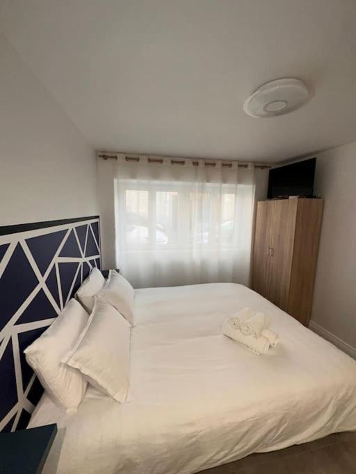 Studio 3 Au Coeur De Perigueux Apartment Luaran gambar