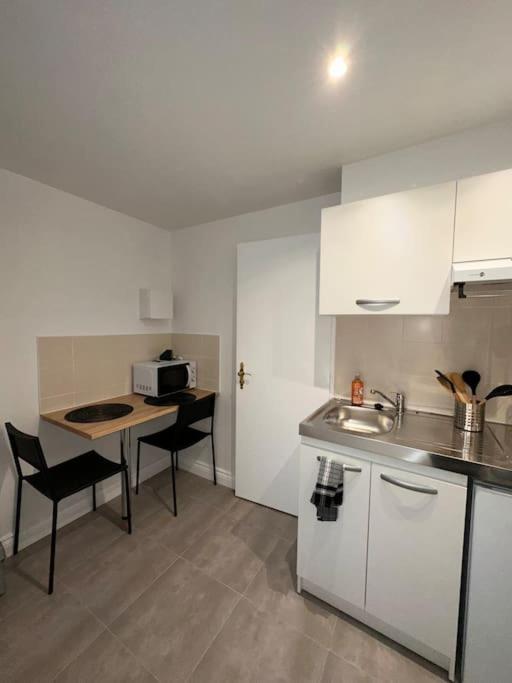 Studio 3 Au Coeur De Perigueux Apartment Luaran gambar